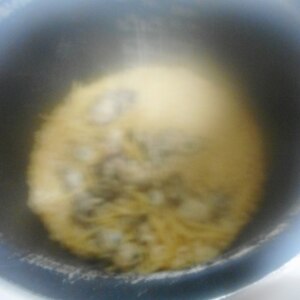 簡単料亭味、生姜薫る牡蠣の土鍋炊き込みご飯